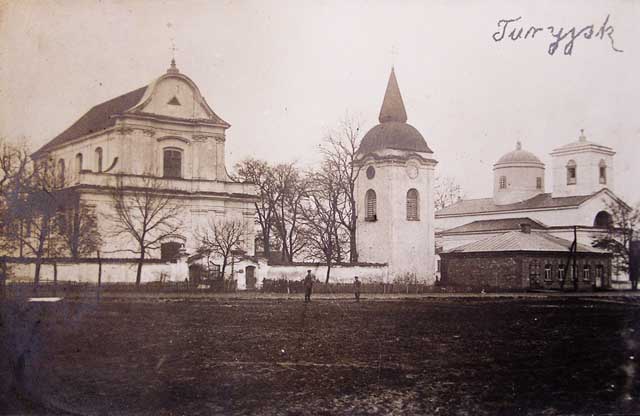 Turiysk street scene